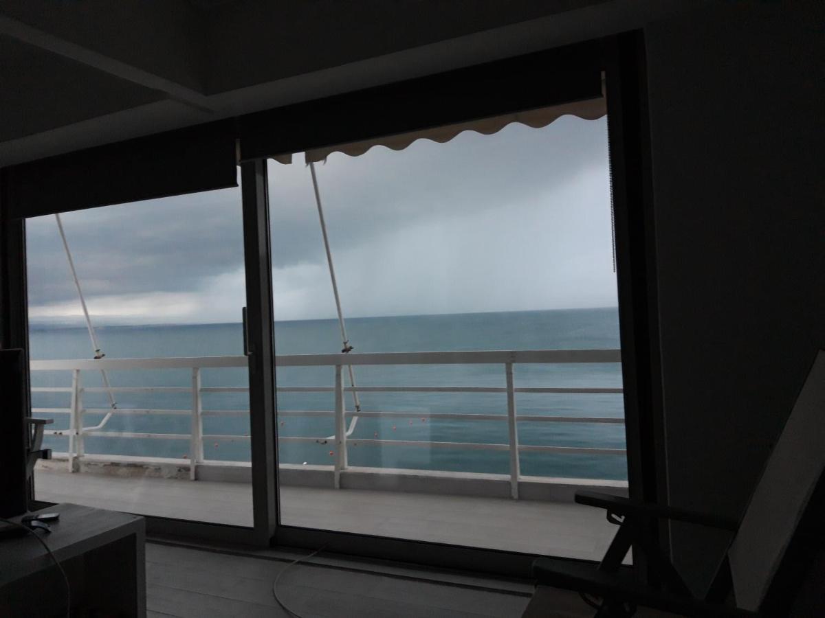Blue Bliss Apartment Loutraki  Exterior photo