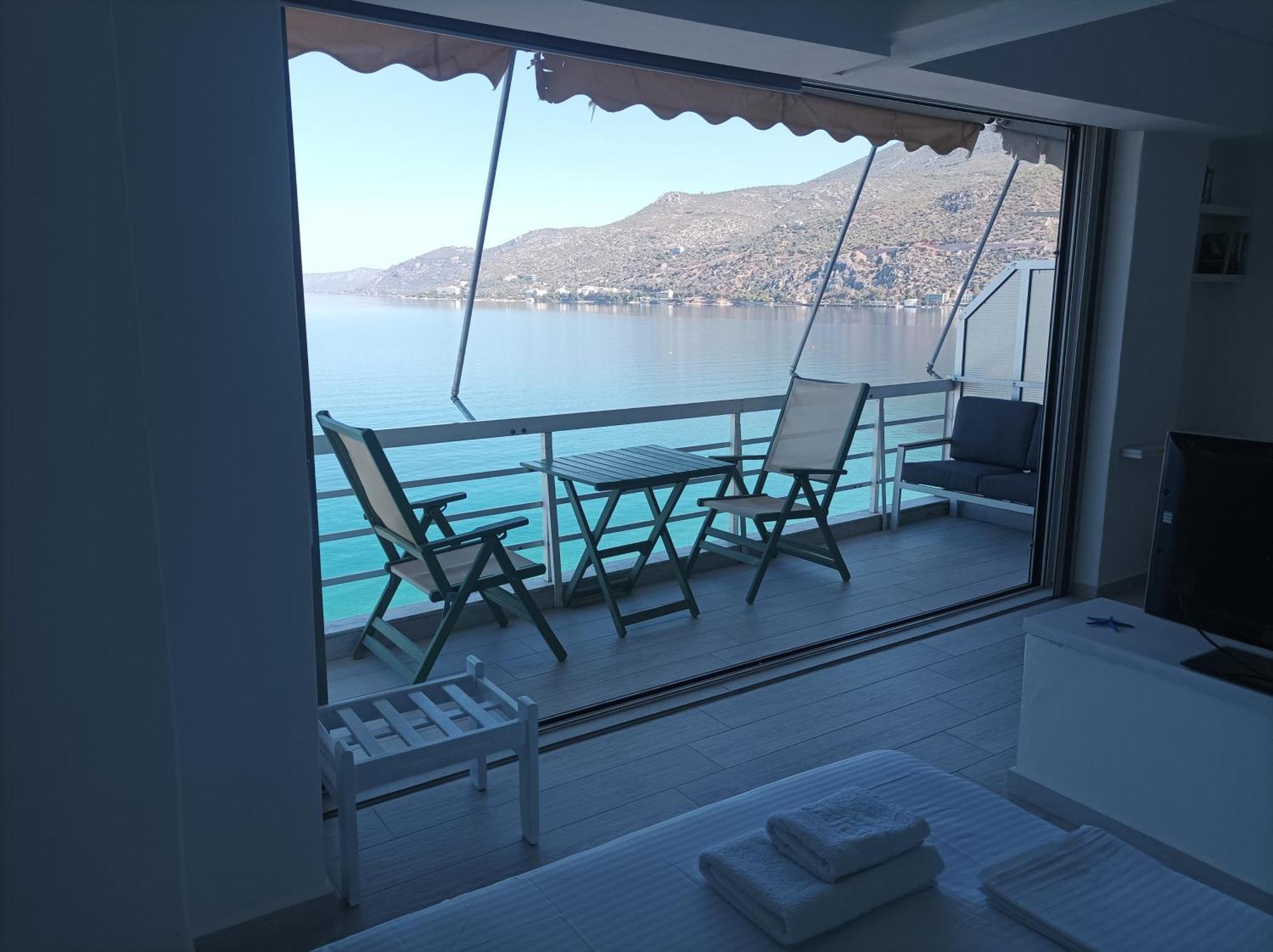 Blue Bliss Apartment Loutraki  Exterior photo